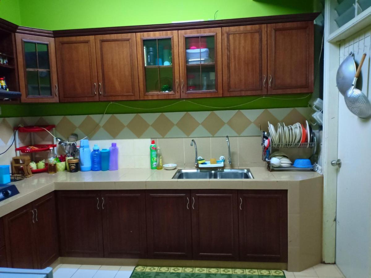 Muslim Dinaim Homestay Tanjong Malim Exterior photo