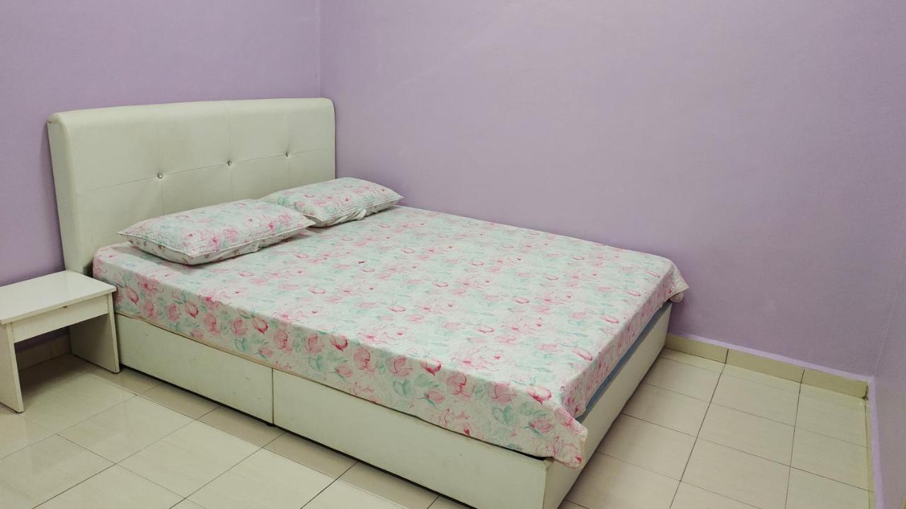 Muslim Dinaim Homestay Tanjong Malim Exterior photo