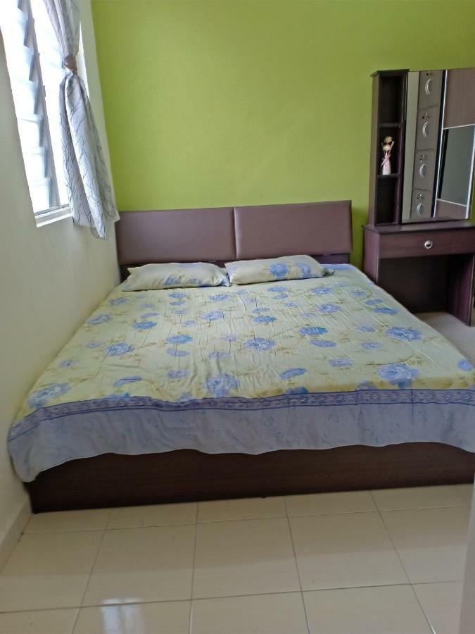 Muslim Dinaim Homestay Tanjong Malim Exterior photo