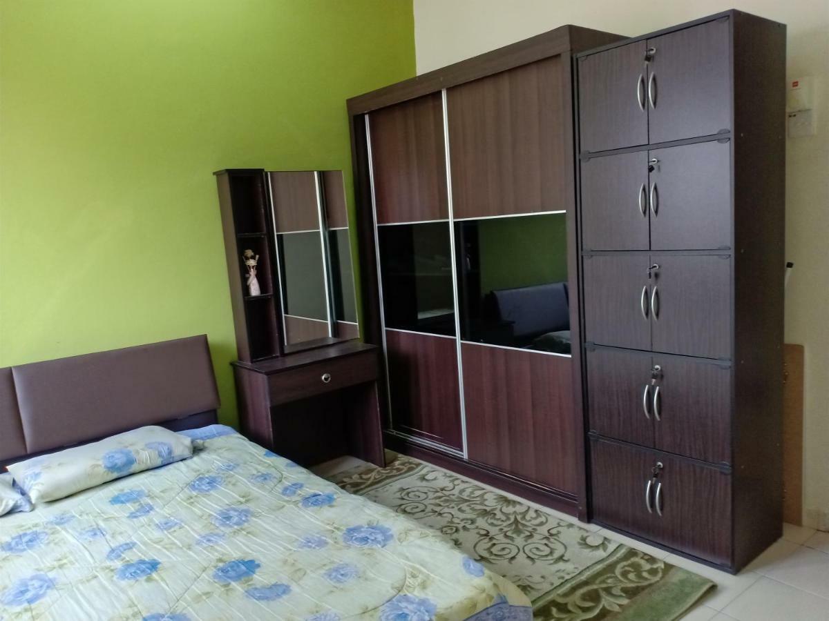 Muslim Dinaim Homestay Tanjong Malim Exterior photo