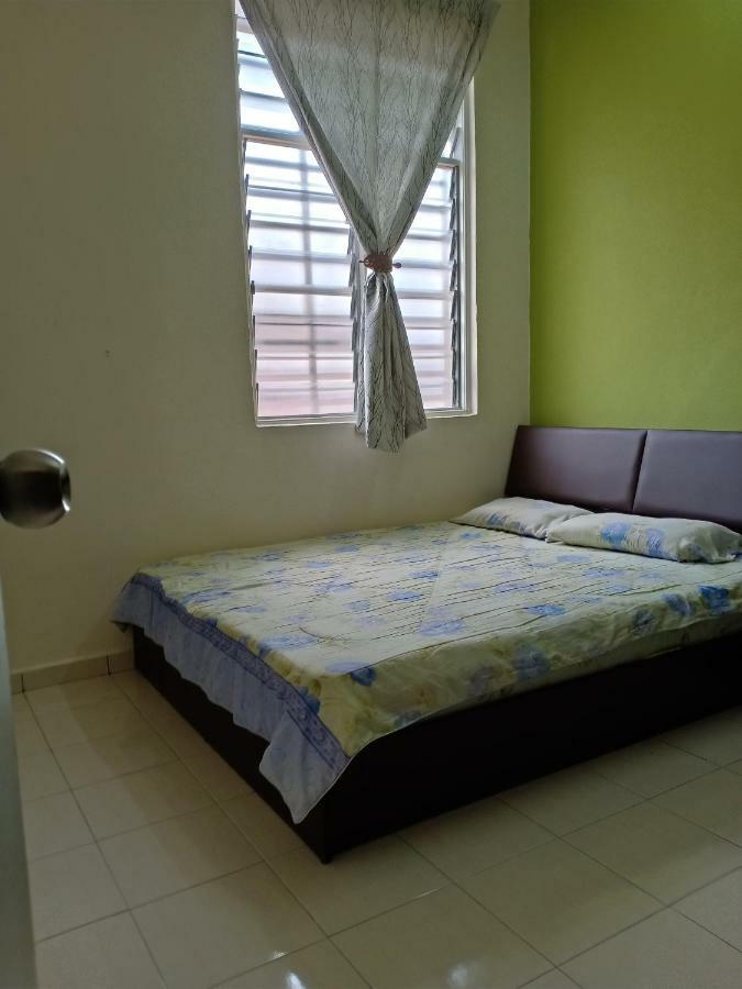 Muslim Dinaim Homestay Tanjong Malim Exterior photo