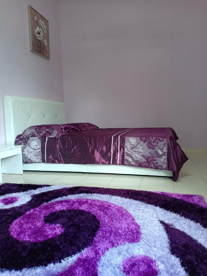 Muslim Dinaim Homestay Tanjong Malim Exterior photo